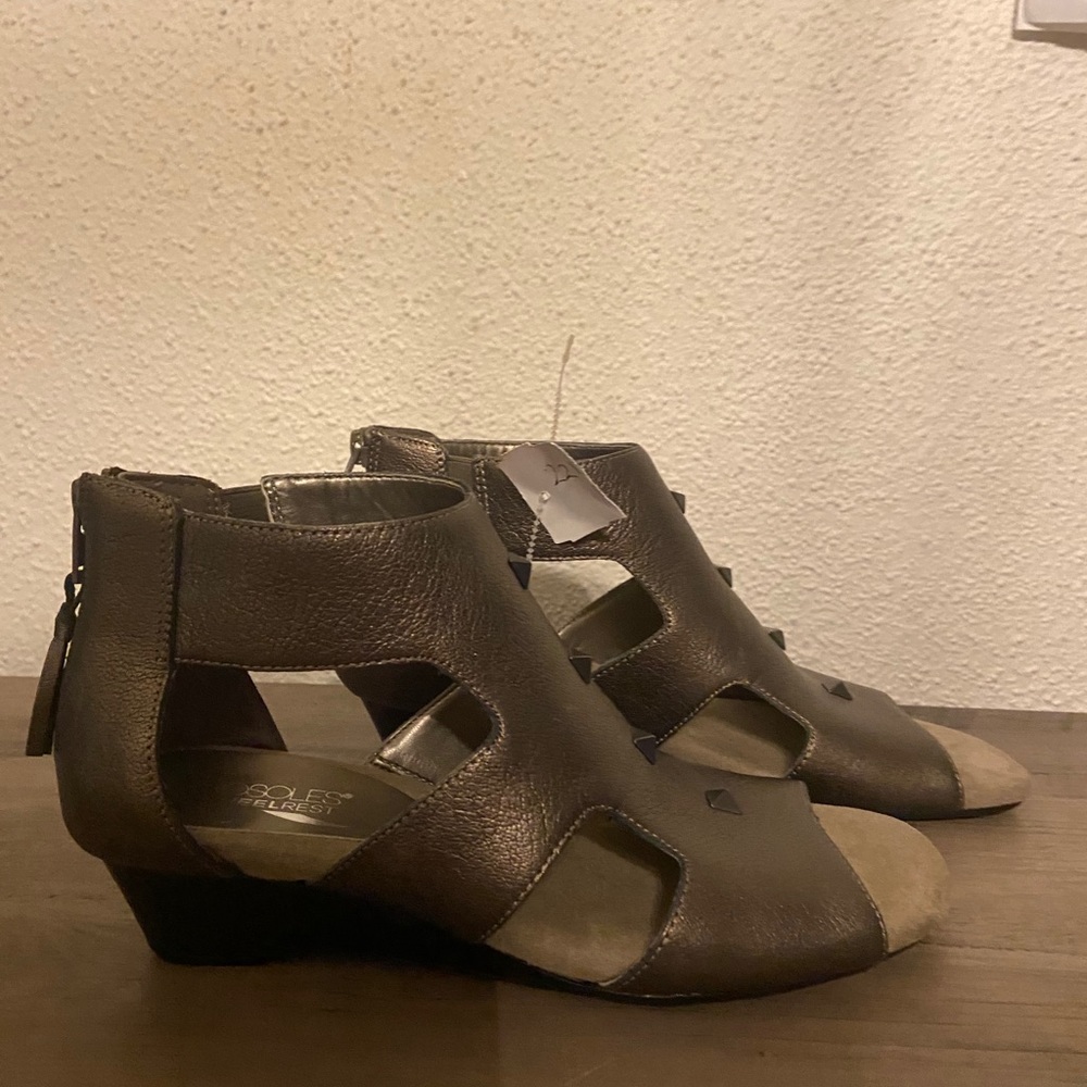 Aerosoles heelrest pewter gladiator sandals 7.5M